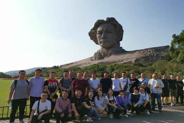 建投管線與戶外聯(lián)合黨支部重溫紅色記憶 、牢記使命初心